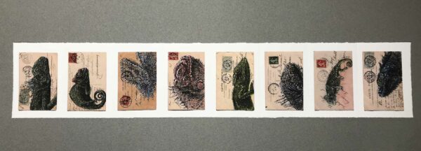 Yves Coladon artiste peintre et graveur. Caméléon, encre et aquarelle sur dos de vielle carte postale